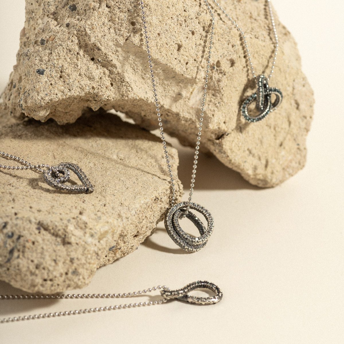 Daria collection from Sunfield: silver necklaces.
