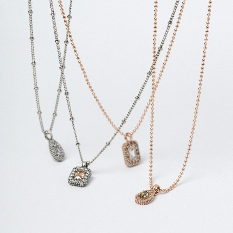 Selene de Sanfield Collection: silver necklaces.