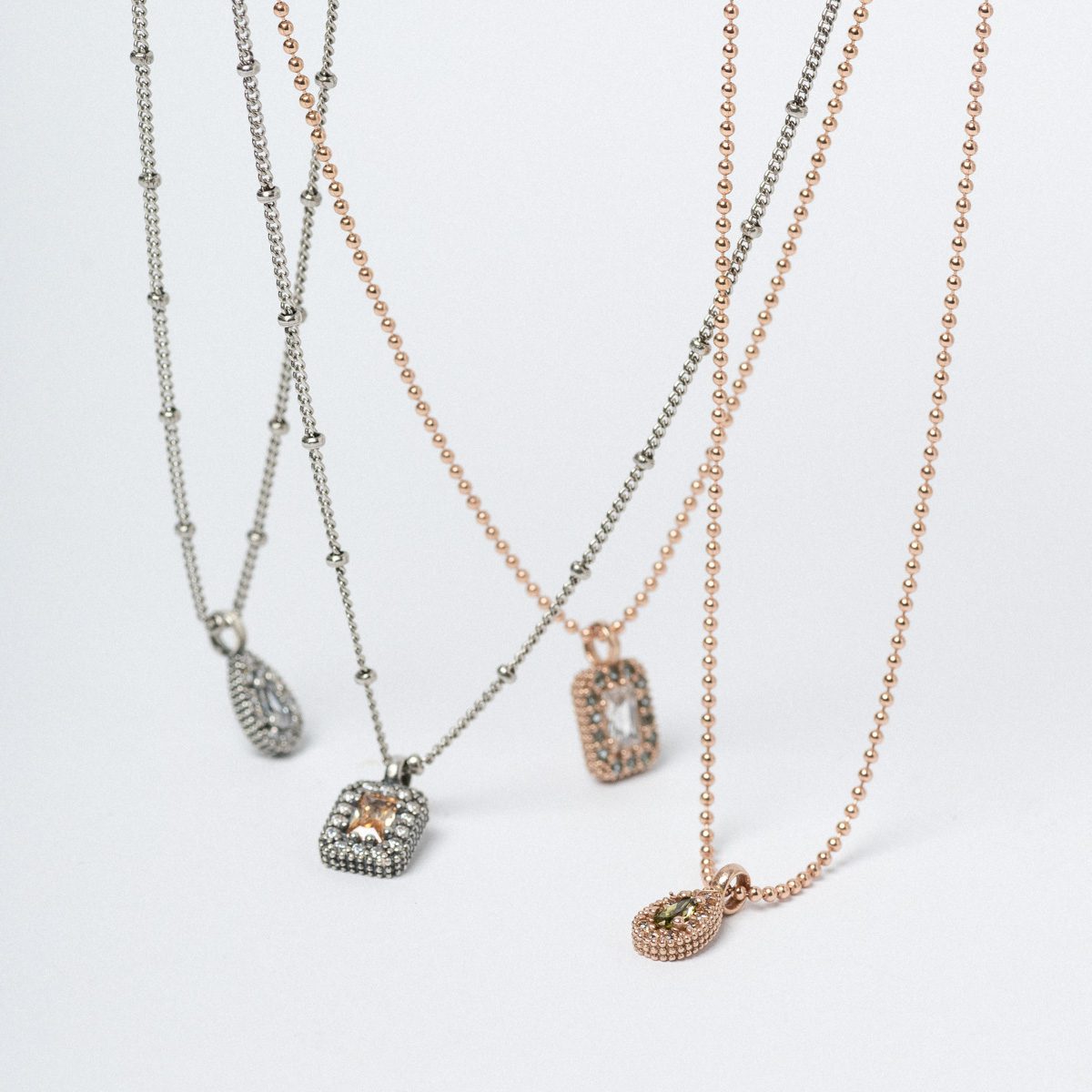 Selene de Sanfield Collection: silver necklaces.